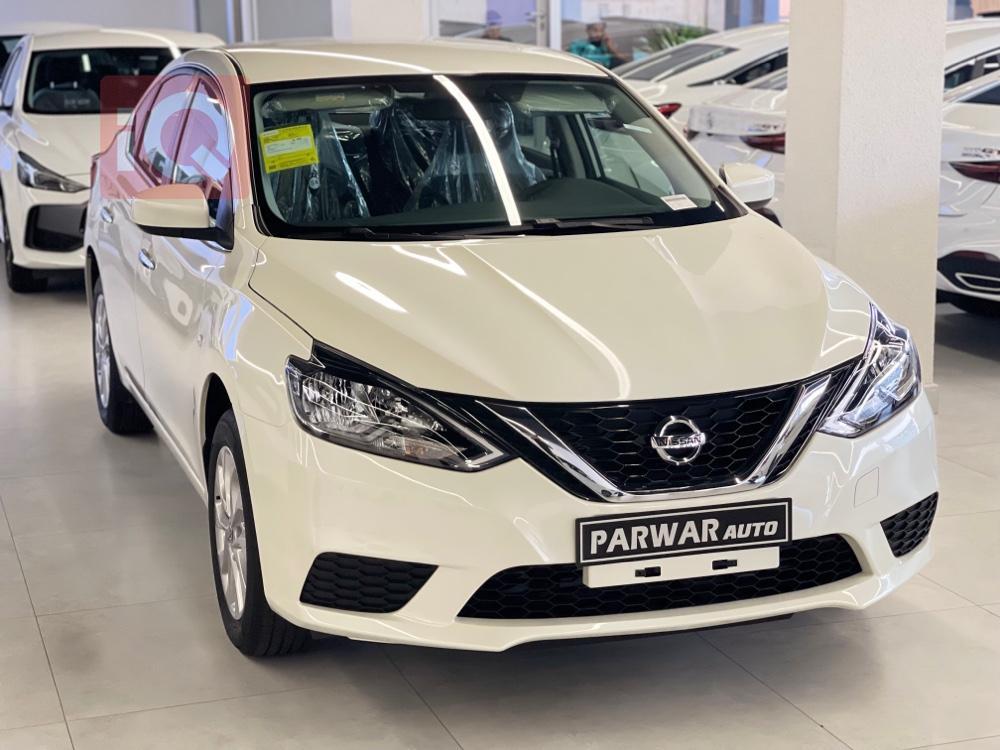 نيسان سيلفي